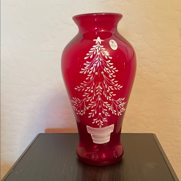 Fenton Other - Stunning Fenton Red and White Christmas Tree Vase